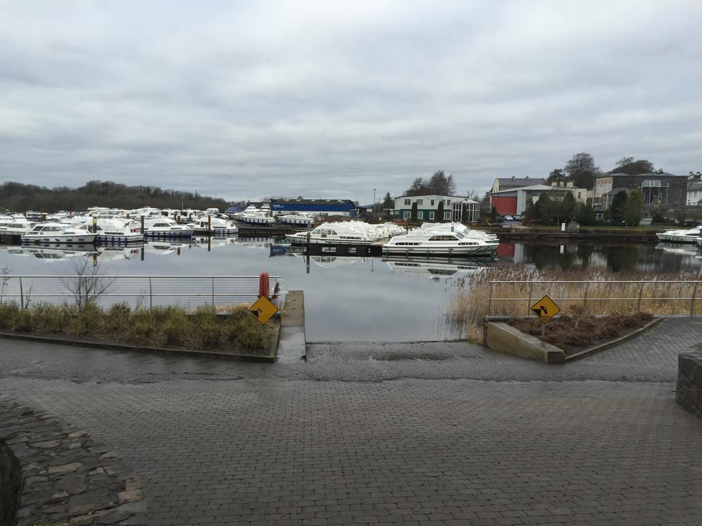 Leitrim Inn Carrick-on-Shannon Экстерьер фото